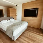 The Glory Suites Near New Delhi Airport