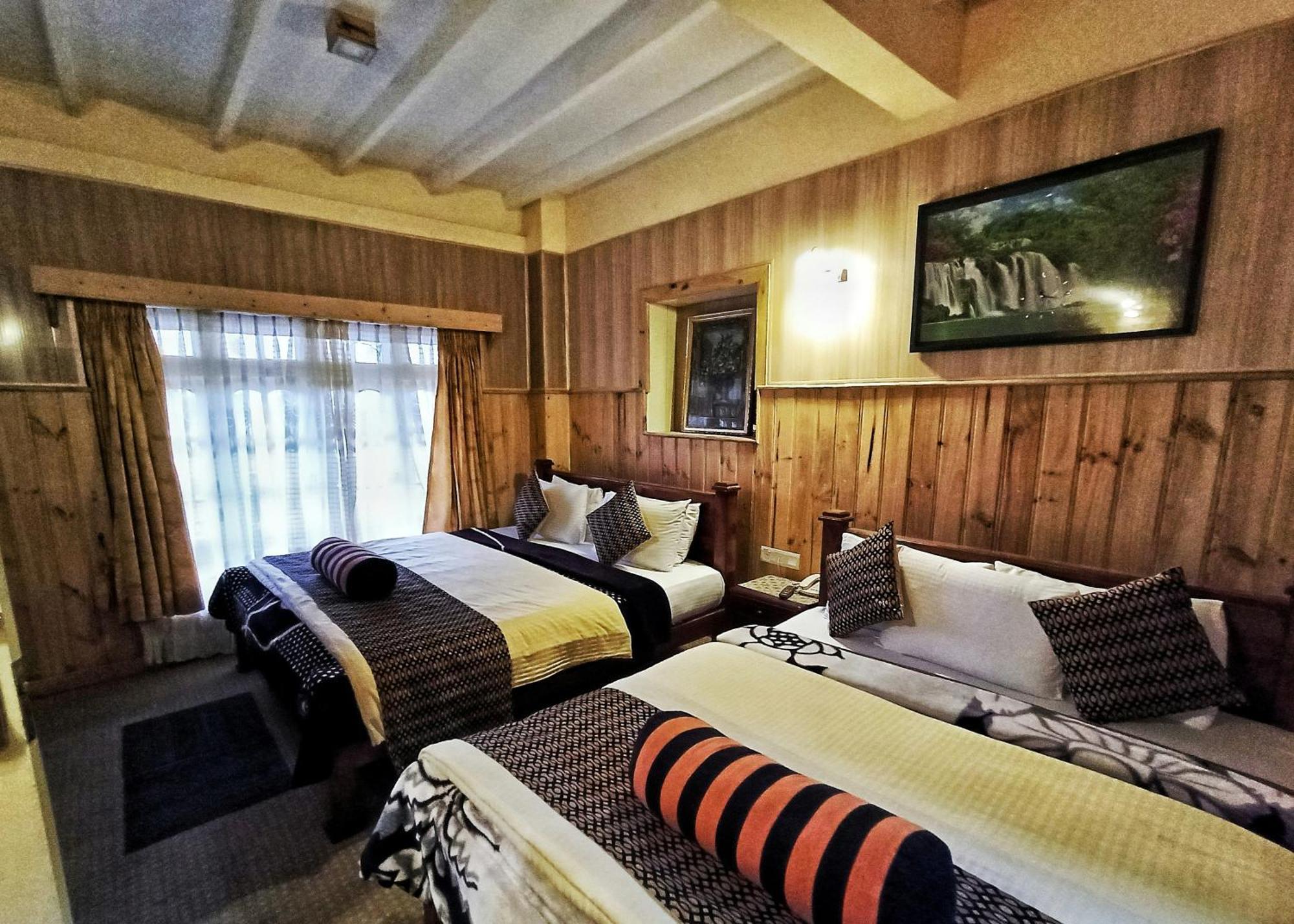 Hotel The Glory Near Airport 4*