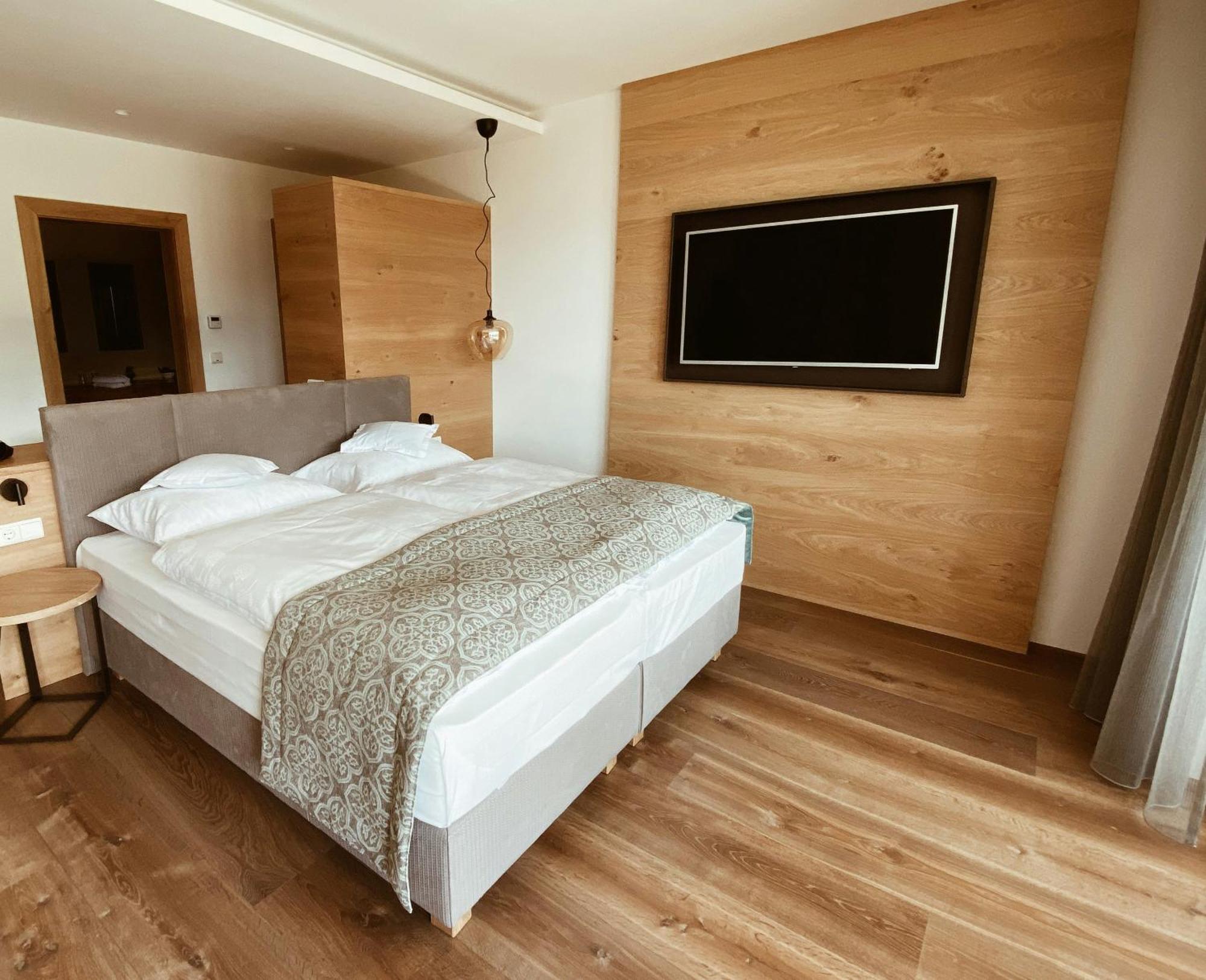 The Glory Near Airport 4* New Delhi